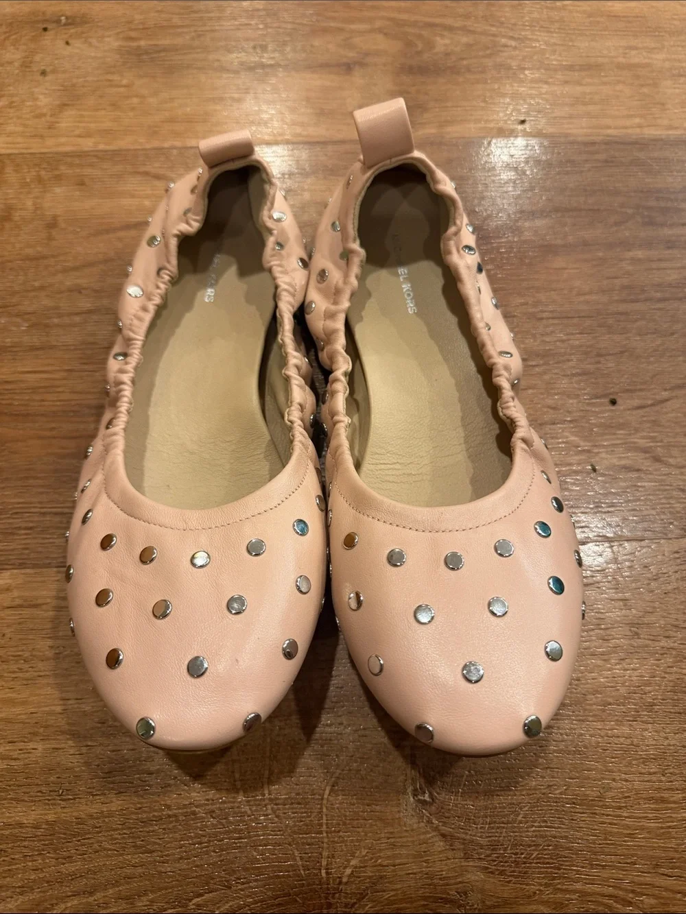 size 8.5 michael Kors women use good condition Blush Studded Ballet Flats